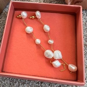 New in box Cult Gaia Atum Pearl earring